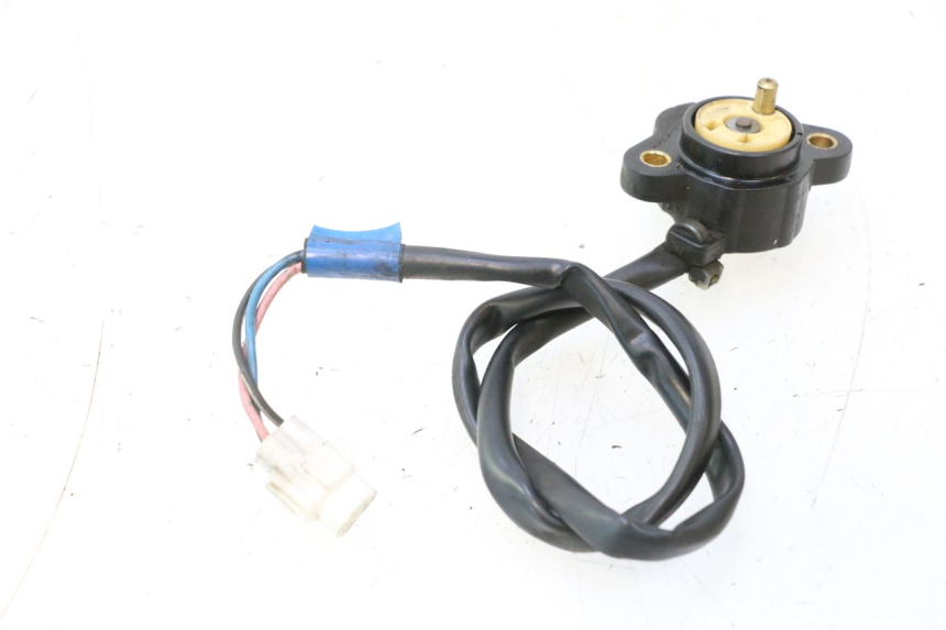 photo de SENSOR PUNTO MUERTO SUZUKI GSR 600 (2005 - 2012) - Detalle de la pieza