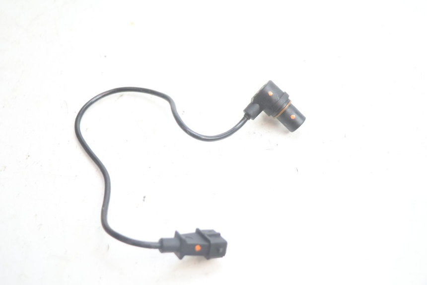 photo de SENSOR POSICIÓN CIGÜEÑAL GILERA GP 800 (2007 - 2013) - Zoom estado de uso