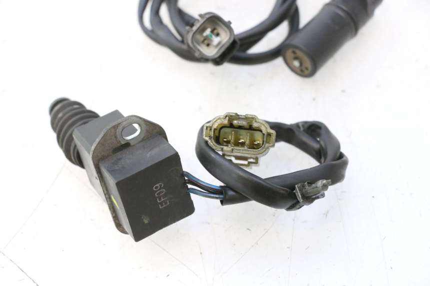 photo de SENSOR POSICIÓN CVT SUZUKI BURGMAN EXECUTIVE ABS 650 (2006 - 2012) - Primer plano técnico