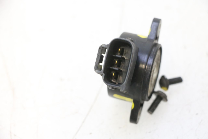 photo de ABERTURA GAS SUZUKI BURGMAN 125 (2007 - 2014) - Detalle de la pieza