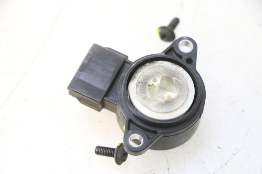 photo de ABERTURA GAS SUZUKI BURGMAN 125 (2007 - 2014) - Zoom estado de uso