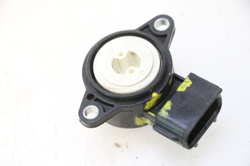 photo de ABERTURA GAS SUZUKI BURGMAN 125 (2007 - 2014) - Otra perspectiva
