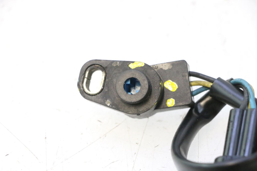 photo de ABERTURA GAS SUZUKI BURGMAN EXECUTIVE ABS 650 (2006 - 2012) - Detalles de los puntos de fijación