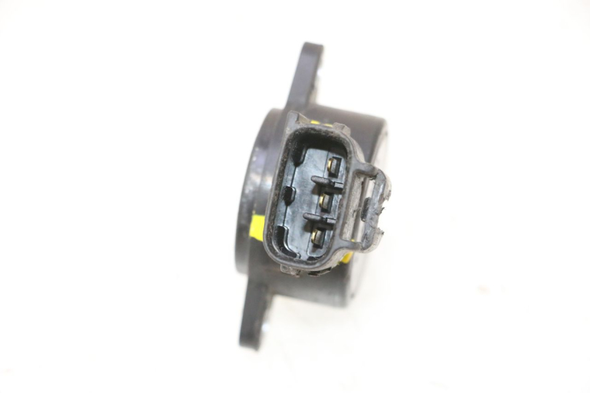 photo de SENSOR TPS YAMAHA XMAX X-MAX 125 (2006 - 2009) - Otra perspectiva