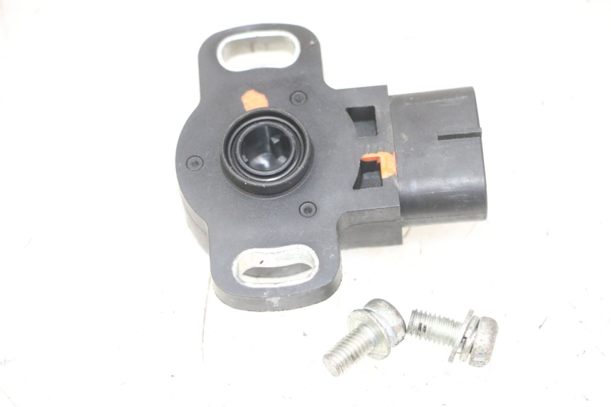 photo de ABERTURA GAS YAMAHA XJ6 ABS 600 (2008 - 2016) - Zoom estado de uso