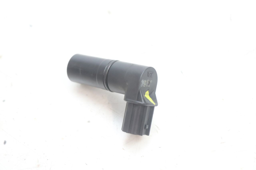 photo de SENSOR VELOCIDAD HONDA FJS SILVER WING SILVERWING 400 (2005 - 2008) - Primer plano técnico