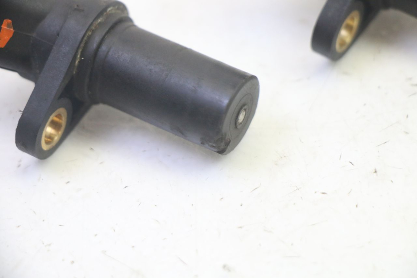 photo de SENSOR VELOCIDAD PIAGGIO MP3 LT 400 (2007 - 2012) - Primer plano técnico