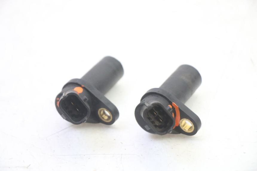 photo de SENSOR VELOCIDAD PIAGGIO MP3 RL 250 (2006 - 2010) - Primer plano técnico