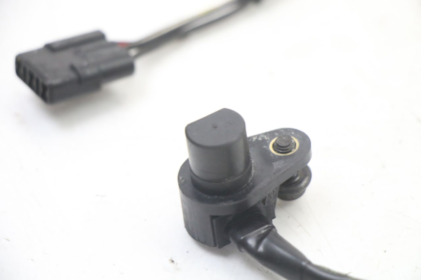 photo de SENSOR VELOCIDAD SUZUKI GSX F GSXF 650 (2007 - 2015) - Primer plano técnico
