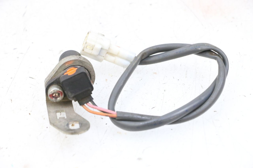 photo de SENSOR VELOCIDAD YAMAHA YFM R RAPTOR 250 (2008 - 2014) - Primer plano técnico