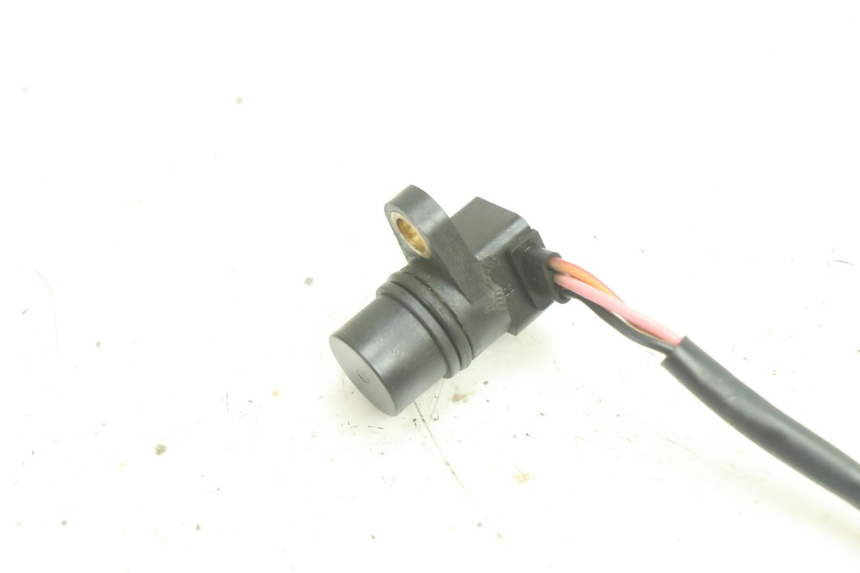 photo de SENSOR VELOCIDAD YAMAHA YZF R6 600 (2008 - 2009) - Zoom estado de uso