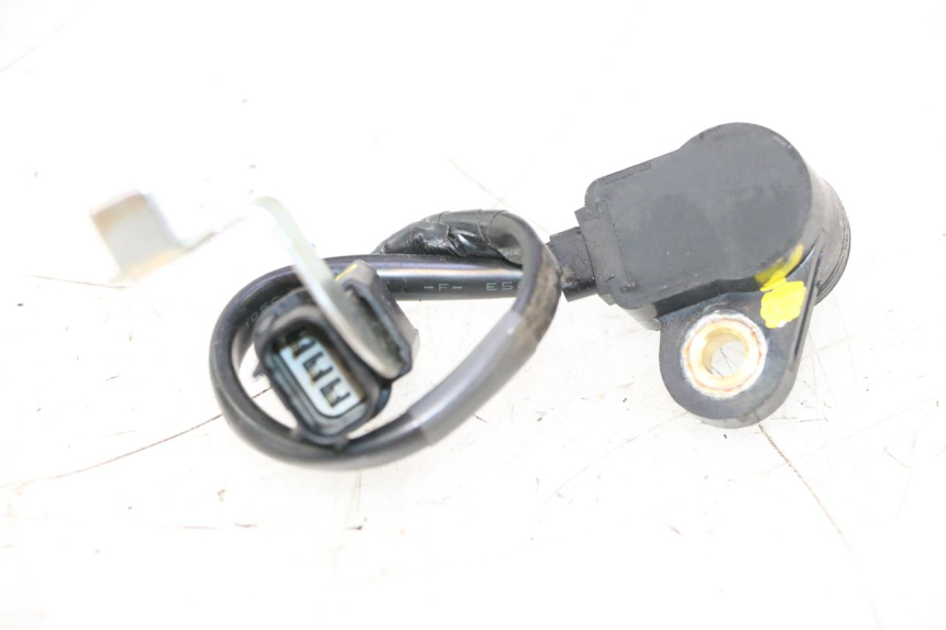 photo de SENSOR POSICIÓN ROLL LOCK PIAGGIO MP3 HPE 530 (2022 - 2026) - Vista principal