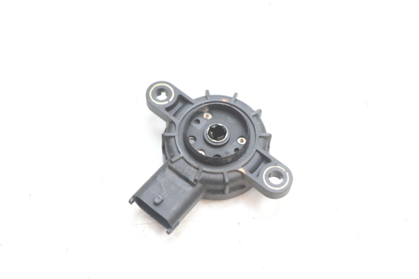 photo de SENSOR POSICIÓN ROLL LOCK PIAGGIO MP3 LT 400 (2007 - 2012) - Zoom estado de uso