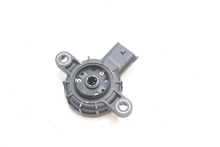 photo de SENSOR POSICIÓN ROLL LOCK PIAGGIO MP3 LT 400 (2007 - 2012) - Otra perspectiva