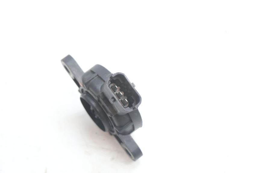 photo de SENSOR POSICIÓN ROLL LOCK PIAGGIO MP3 LT 400 (2007 - 2012) - Primer plano técnico