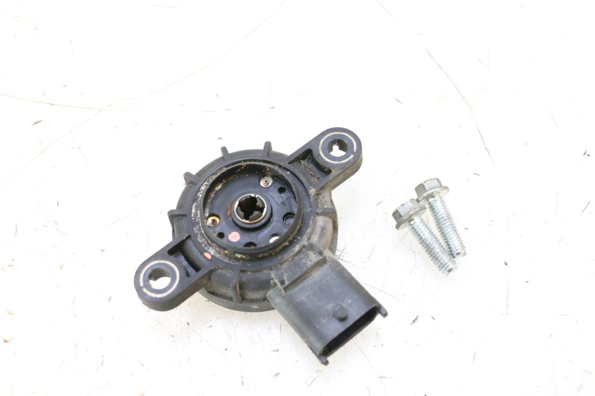 photo de SENSOR POSICIÓN ROLL LOCK PIAGGIO MP3 125 (2006 - 2014) - Zoom estado de uso