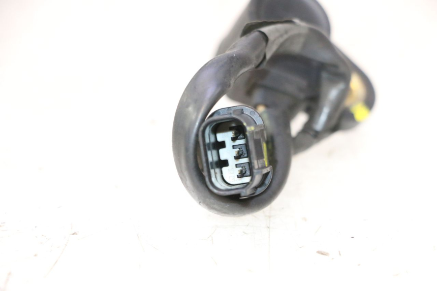 photo de SENSOR POSICIÓN ROLL LOCK PIAGGIO MP3 500 (2011 - 2015) - Zoom estado de uso