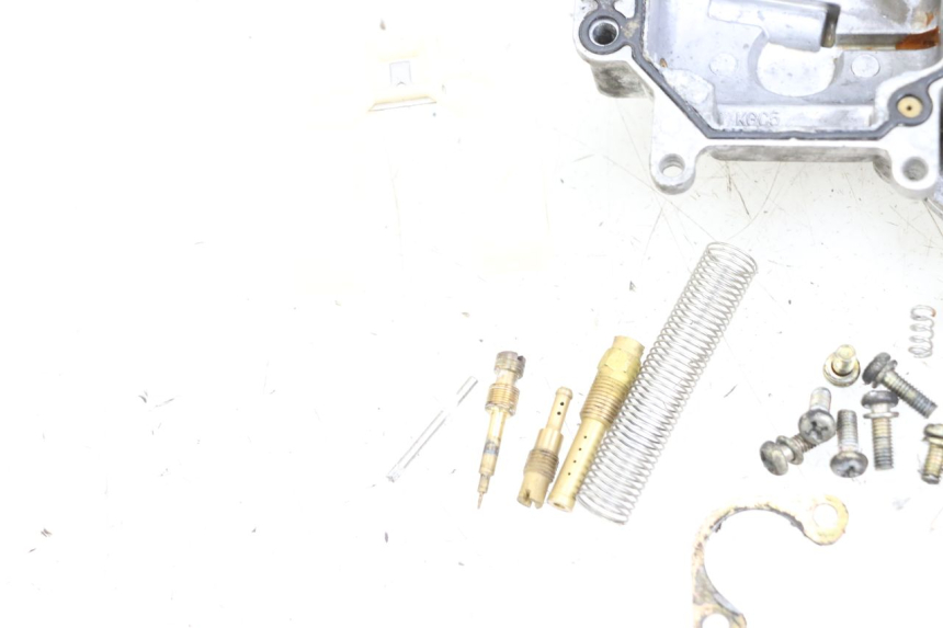 photo de CARBURADOR KYMCO AGILITY 4T 50 (2005 - 2018) - Detalles de los puntos de fijación