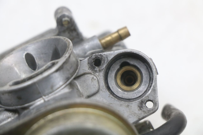 photo de CARBURADOR KYMCO AGILITY 4T 50 (2005 - 2018) - Detalles de los puntos de fijación