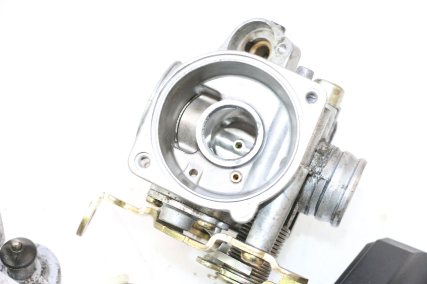 photo de CARBURADOR KYMCO AGILITY PREMIUM 50 (2007 - 2010) - Características distintivas