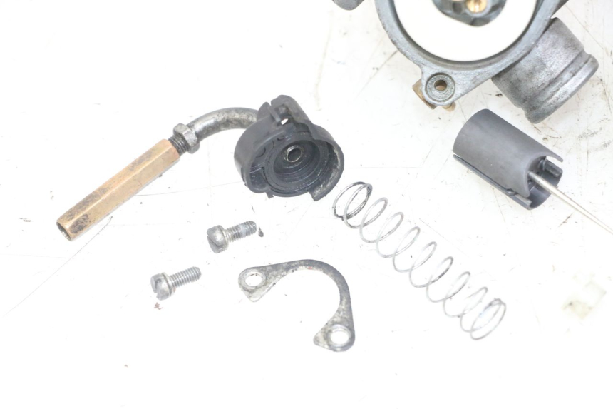 photo de CARBURADOR MBK BOOSTER SPIRIT NAKED 50 (2004 - 2017) - Características distintivas