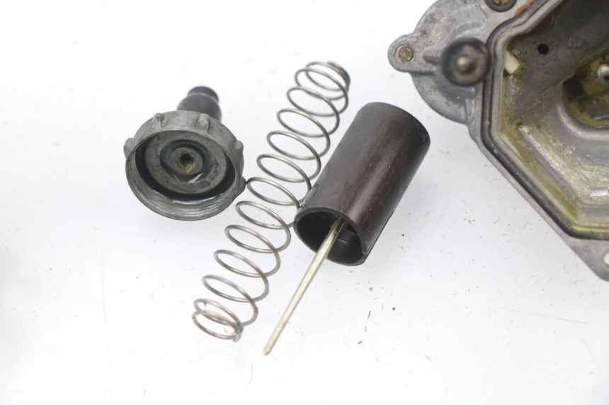 photo de CARBURADOR HONDA CG 125 (1996 - 1998) - Estado de la superficie y material