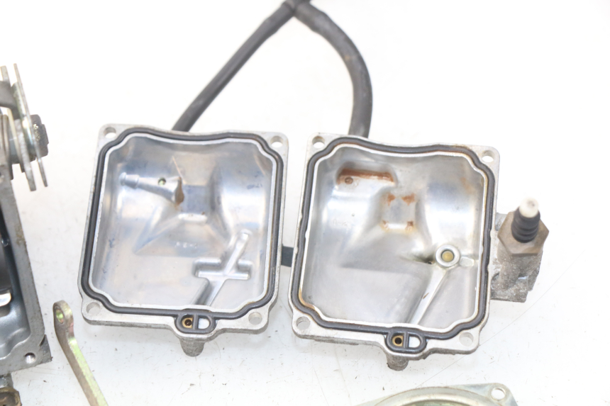 photo de CARBURADOR HYOSUNG COMET GTR 125 (2007 - 2014) - Otra perspectiva