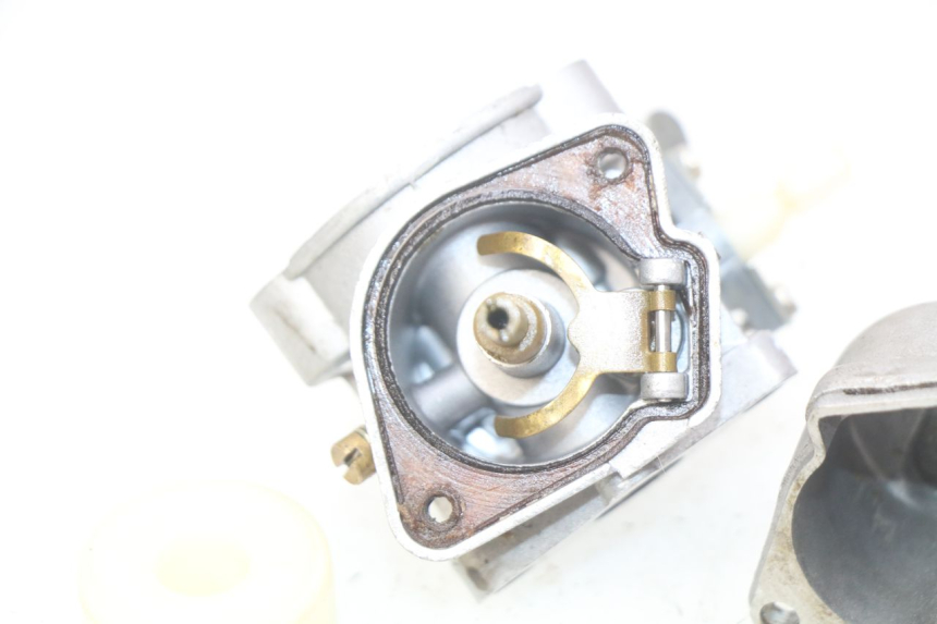 photo de CARBURADOR POCKET BIKE COURSE 50 - Detalles de los puntos de fijación