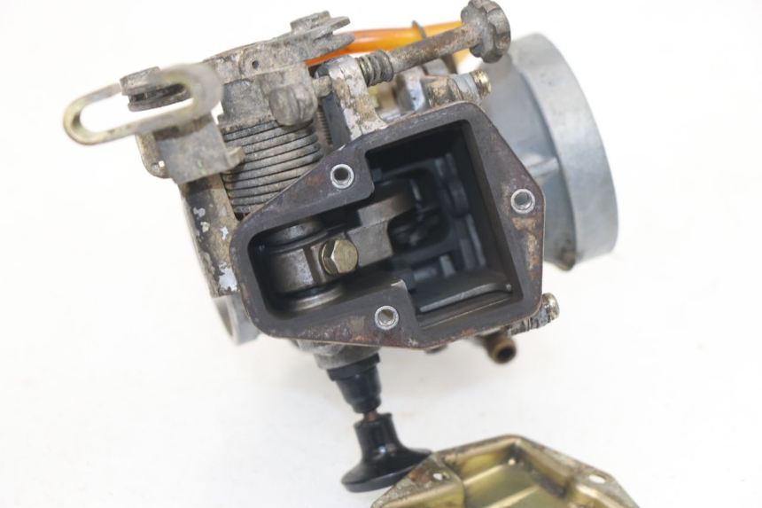 photo de CARBURADOR SUZUKI DR DJEBEL 600 (1985 - 1990) - Detalles de los puntos de fijación
