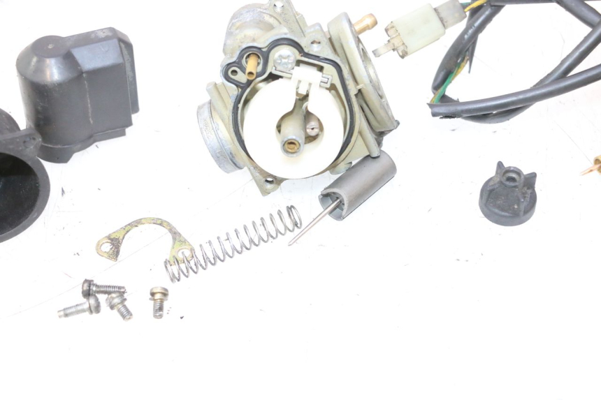photo de CARBURADOR PEUGEOT ELYSTAR 50 (2002 - 2014) - Zoom sobre los componentes