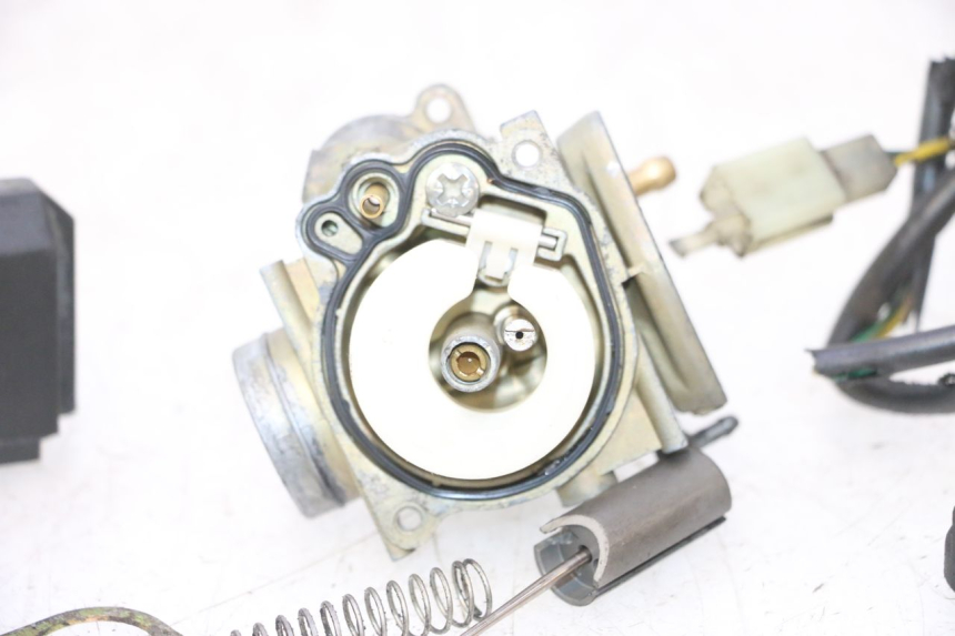 photo de CARBURADOR PEUGEOT ELYSTAR 50 (2002 - 2014) - Inspección visual detallada