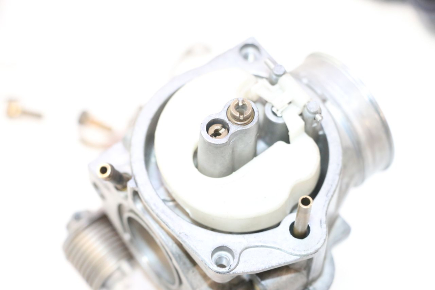 photo de CARBURADOR HONDA FES PANTHEON 2T 125 (1998 - 2002) - Enfoque en la estructura