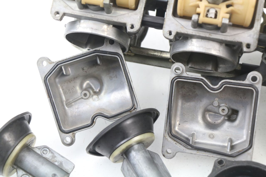 photo de CARBURADOR SUZUKI GSF N BANDIT 600 (1996 - 1999) - Estado de la superficie y material