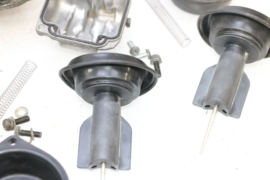photo de CARBURADOR SUZUKI GSX F GSXF 750 (1988 - 1998) - Estado de la superficie y material