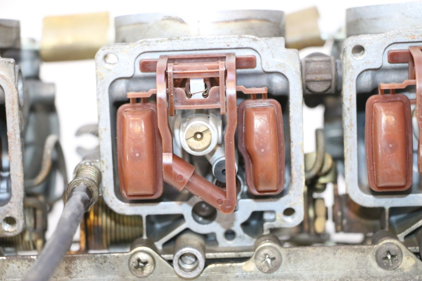 photo de CARBURADOR SUZUKI GSX F GSXF 750 (1988 - 1998) - Enfoque en la estructura