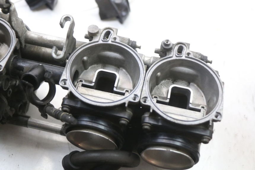 photo de CARBURADOR HONDA CBR F 1000 (1993 - 1996) - Zoom sobre los componentes