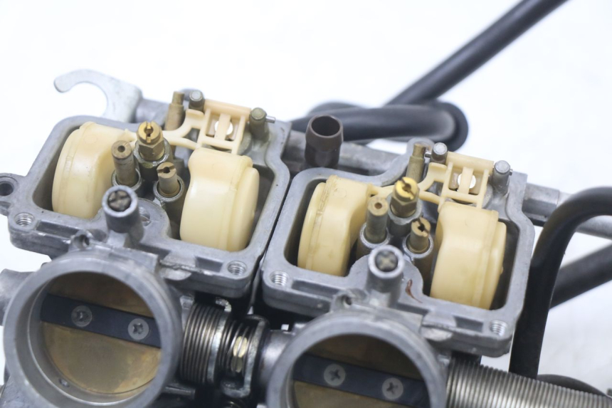 photo de CARBURADOR HONDA CBR F 1000 (1993 - 1996) - Detalles de los puntos de fijación