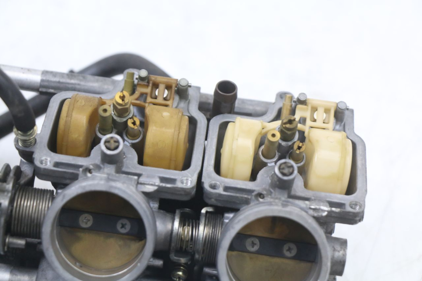 photo de CARBURADOR HONDA CBR F 1000 (1993 - 1996) - Estado de la superficie y material