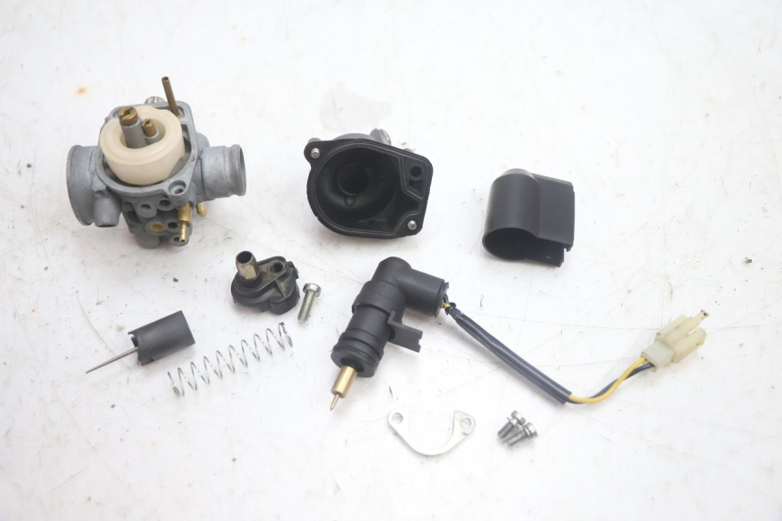 photo de CARBURADOR PEUGEOT KISBEE 2T 50 (2010 - 2017) - Estado de la superficie y material