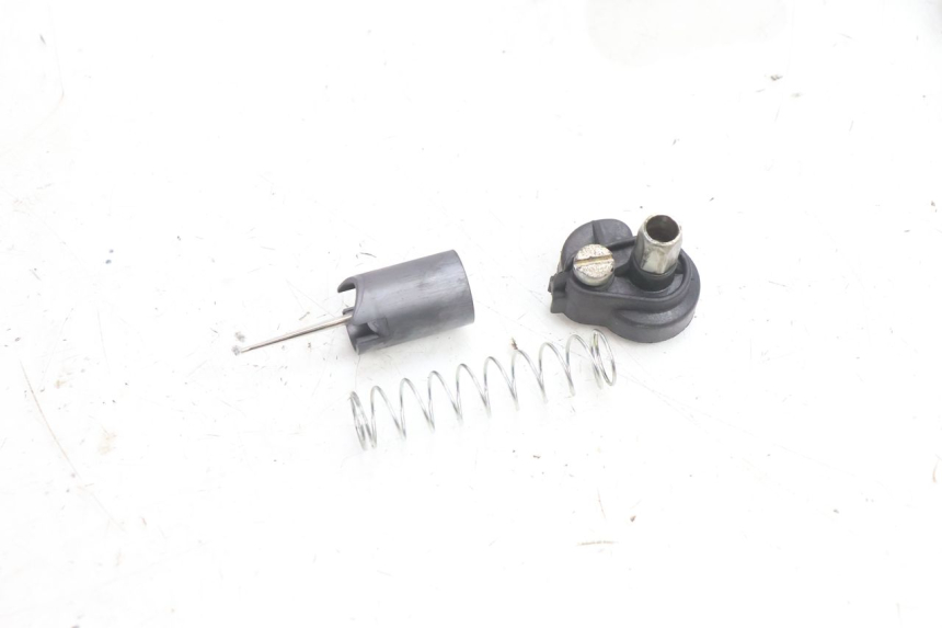 photo de CARBURADOR PEUGEOT KISBEE 2T 50 (2010 - 2017) - Características distintivas