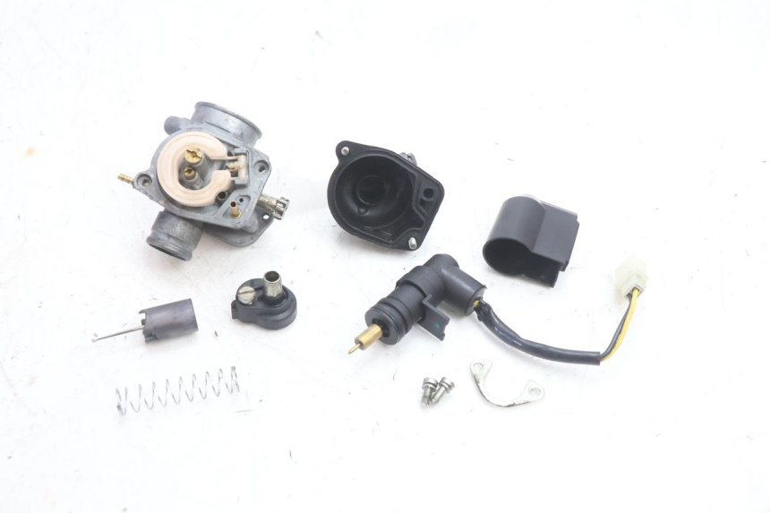 photo de CARBURADOR PEUGEOT KISBEE 2T 50 (2010 - 2017) - Estado de la superficie y material
