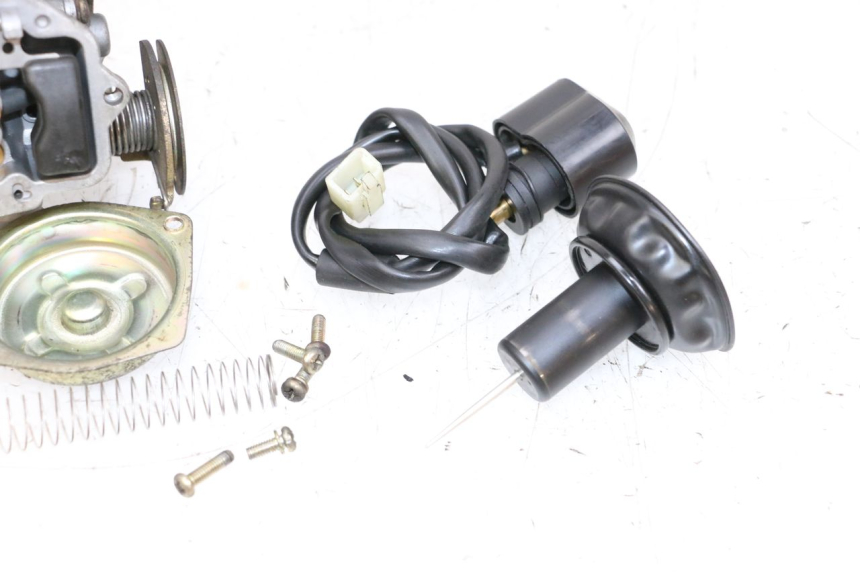 photo de CARBURADOR PEUGEOT KISBEE 4T 50 (2010 - 2017) - Características distintivas