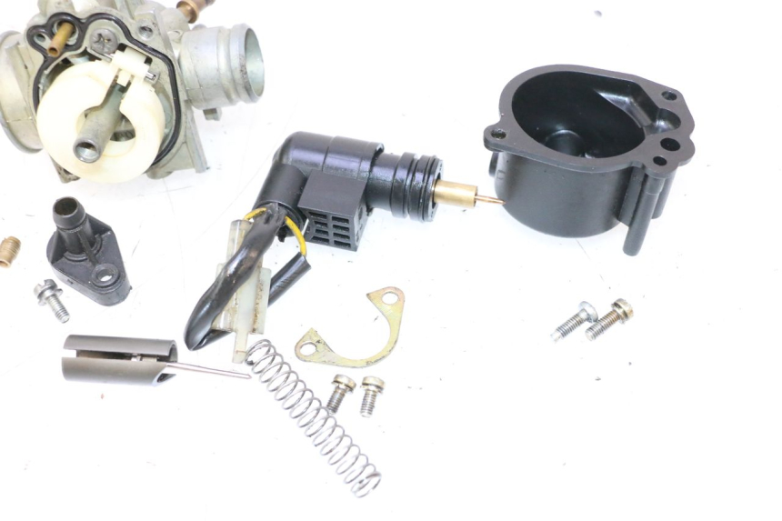 photo de CARBURADOR PEUGEOT LUDIX ONE 50 (2004 - 2006) - Estado de la superficie y material
