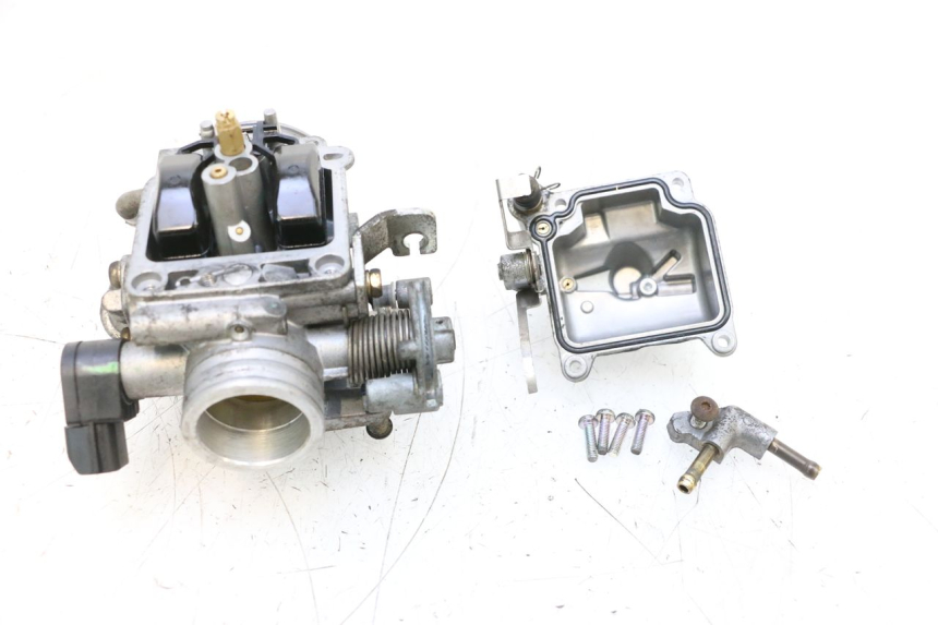 photo de CARBURADOR PIAGGIO MP3 125 (2006 - 2014) - Estado de la superficie y material