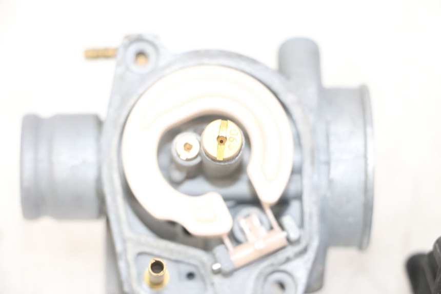 photo de CARBURADOR PIAGGIO NEW TYPHOON 50 (2018 - 2021) - Primer plano de alta resolución