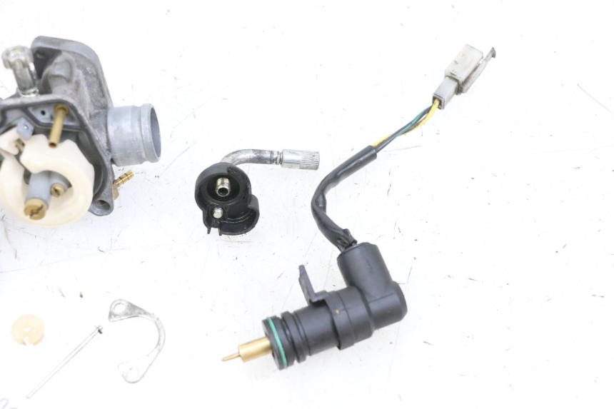 photo de CARBURADOR PIAGGIO NEW TYPHOON 50 (2018 - 2021) - Zoom sobre los componentes