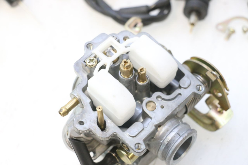 photo de CARBURADOR JM MOTORS OLDIES 4T 50 (2010 - 2020) - Enfoque en la estructura