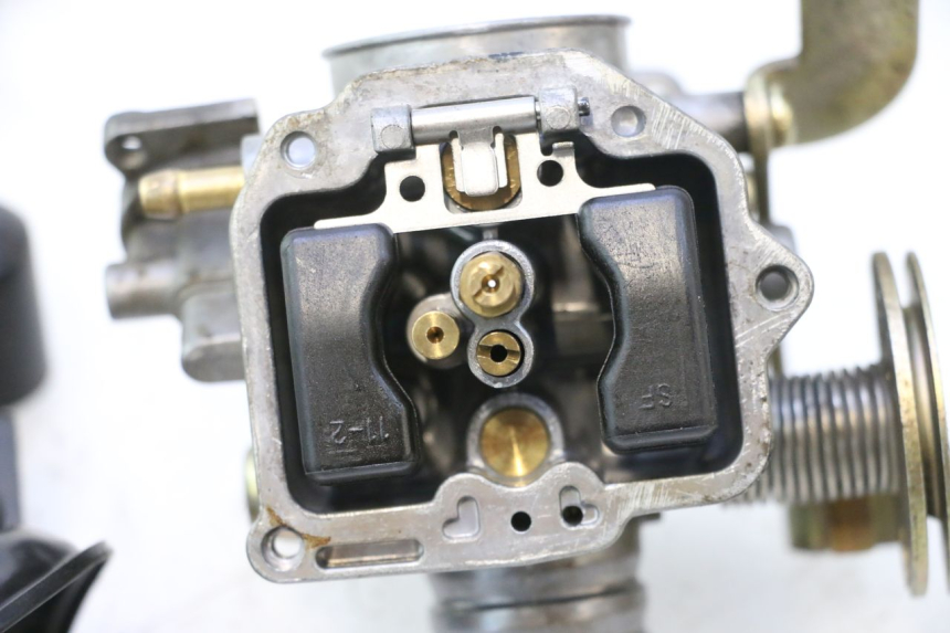 photo de CARBURADOR VASTRO R-ONE 4T 50 (2014 - 2022) - Inspección visual detallada