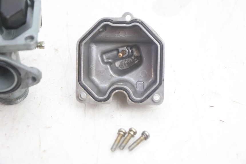 photo de CARBURADOR APOLLO RFZ 125 - Primer plano de alta resolución