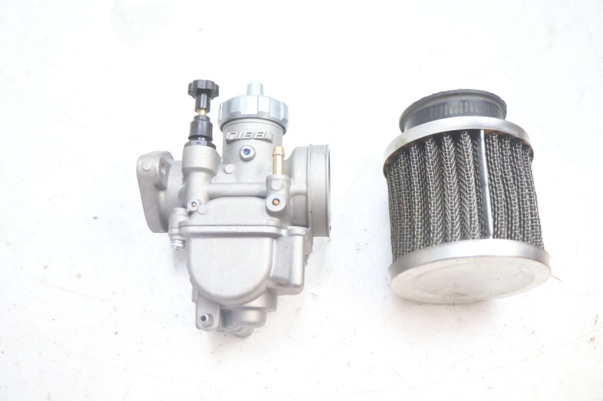photo de CARBURADOR APOLLO RFZ 150 - Primer plano técnico
